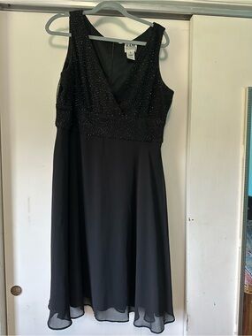 R&M Richards Black Sleeveless V-Neck Chiffon Midi Dress with Beaded Bodice